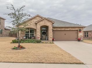 1824 Creekwood Dr, Cleburne, TX 76033