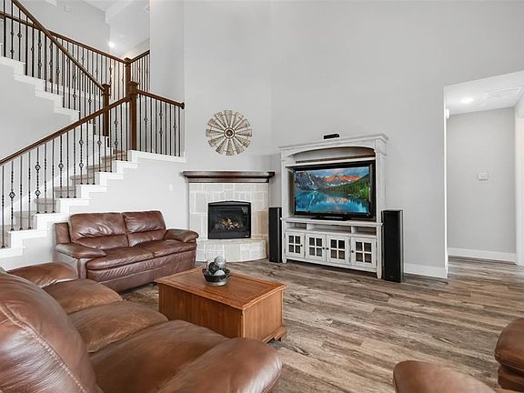 3rd image of 3701 Fawn Meadow Trl