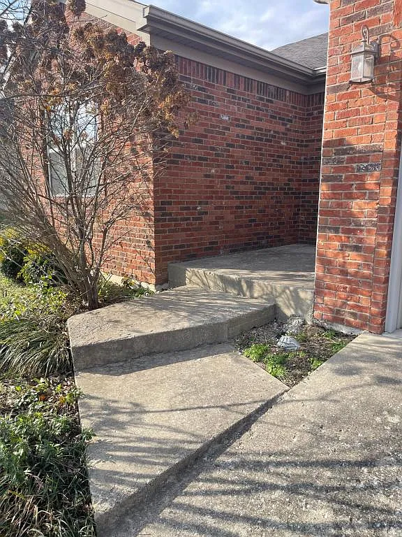 Building Photo - 13003 Sunset Dr