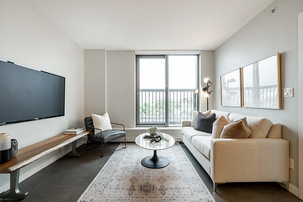 2 bed, 750 sqft, $2,950 — Photo 2