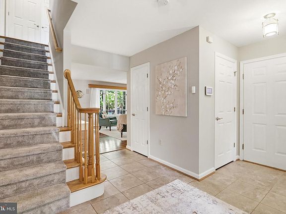 4th image of 63 Hackberry Cir