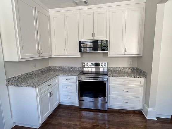 5th image of 847 Nottingham Dr