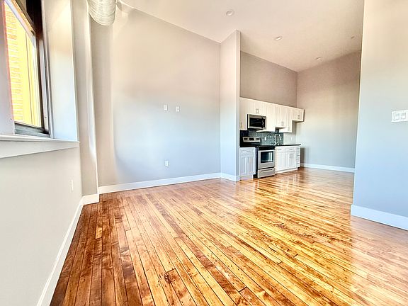3rd image of 1519 S 17th St #204