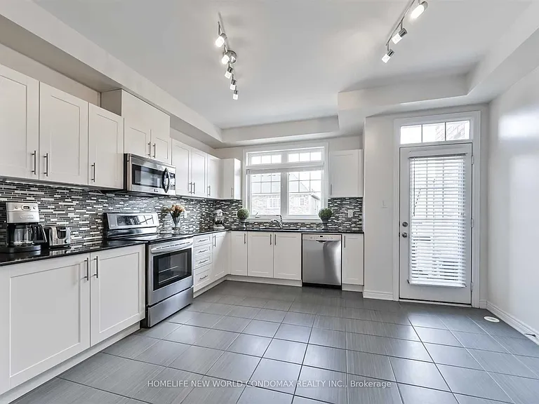 101 Dundas Way — Photo 11