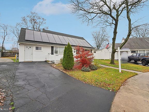 3rd image of 18 Ivy Ln
