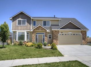 576 N Pringlewood Pl, Star, ID 83669