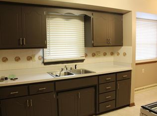 7003 Lakeshore Dr, Racine, WI 53402