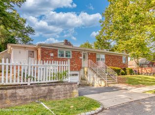 70 Mathews Ave, Staten Island, NY 10310
