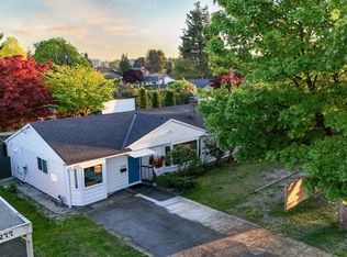 1287 W 15th St, North Vancouver, BC V7P1N1