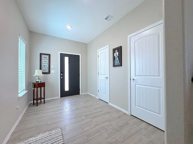 7805 Enchanted View Dr — Photo 3