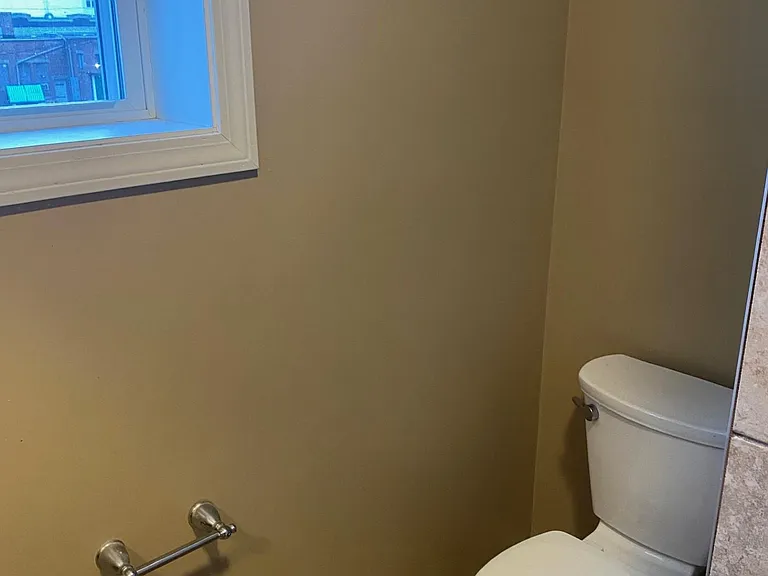 17 Whitman Ave #2R — Photo 11