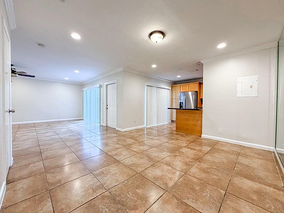 4th image of 1827 N Congress Ave