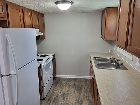 5th image of 148 Spring Circle Dr APT 76