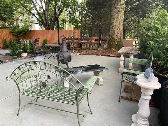 English patio garden