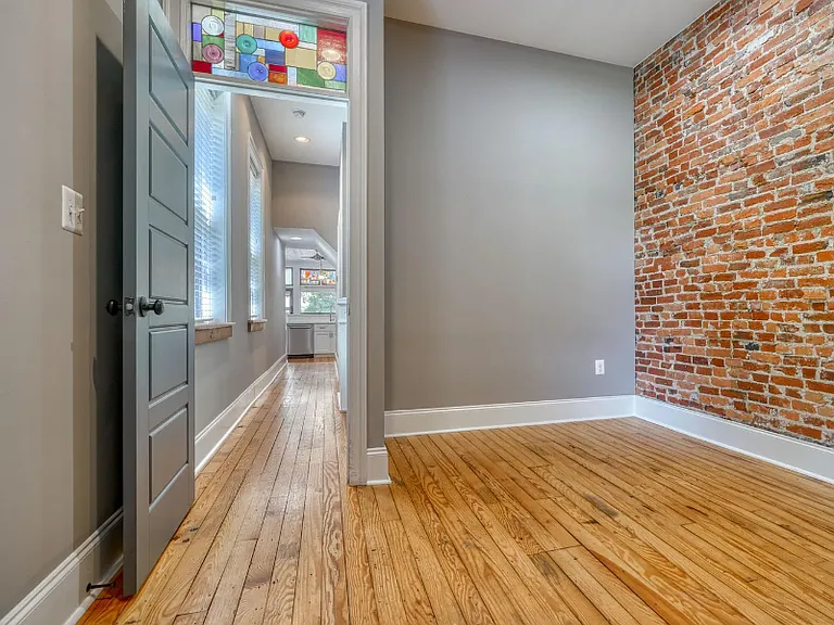 807 Light St #A — Photo 17