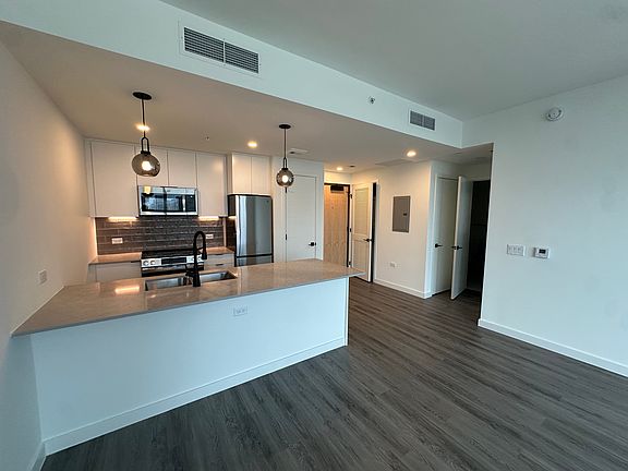 4th image of 95 NW 23rd St #841