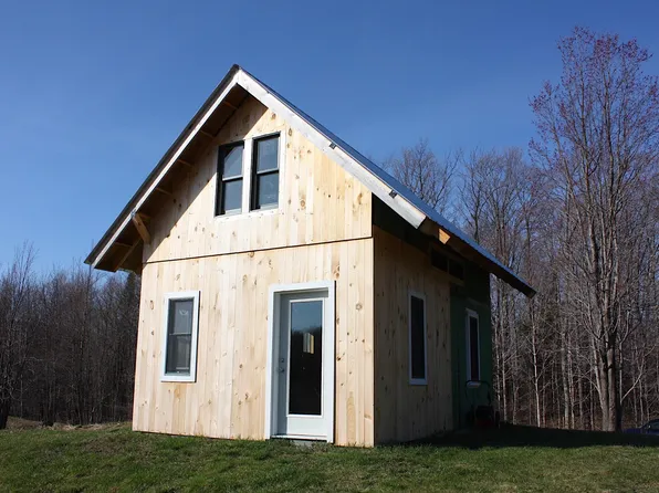 3436 Barton Road, Albany, VT 05820