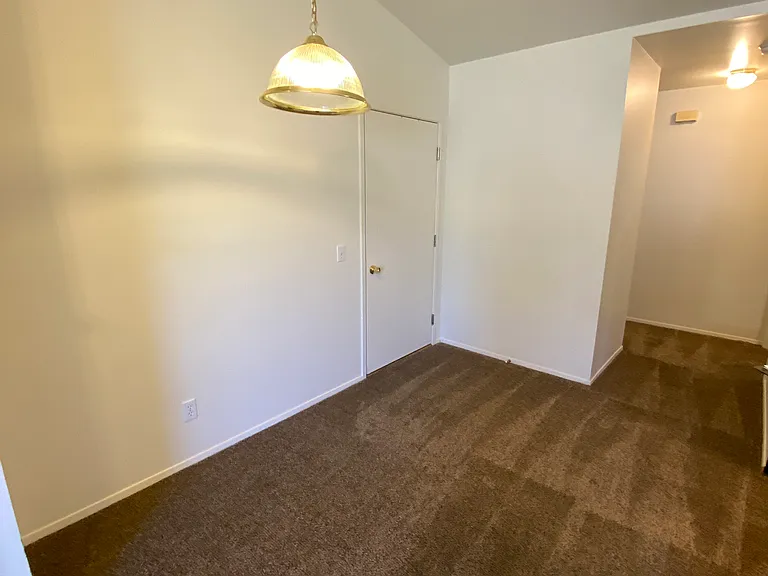 2086 NE Linnea Dr #2 — Photo 5