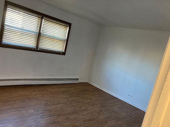 5th image of 402 Cornell Ave APT 1A