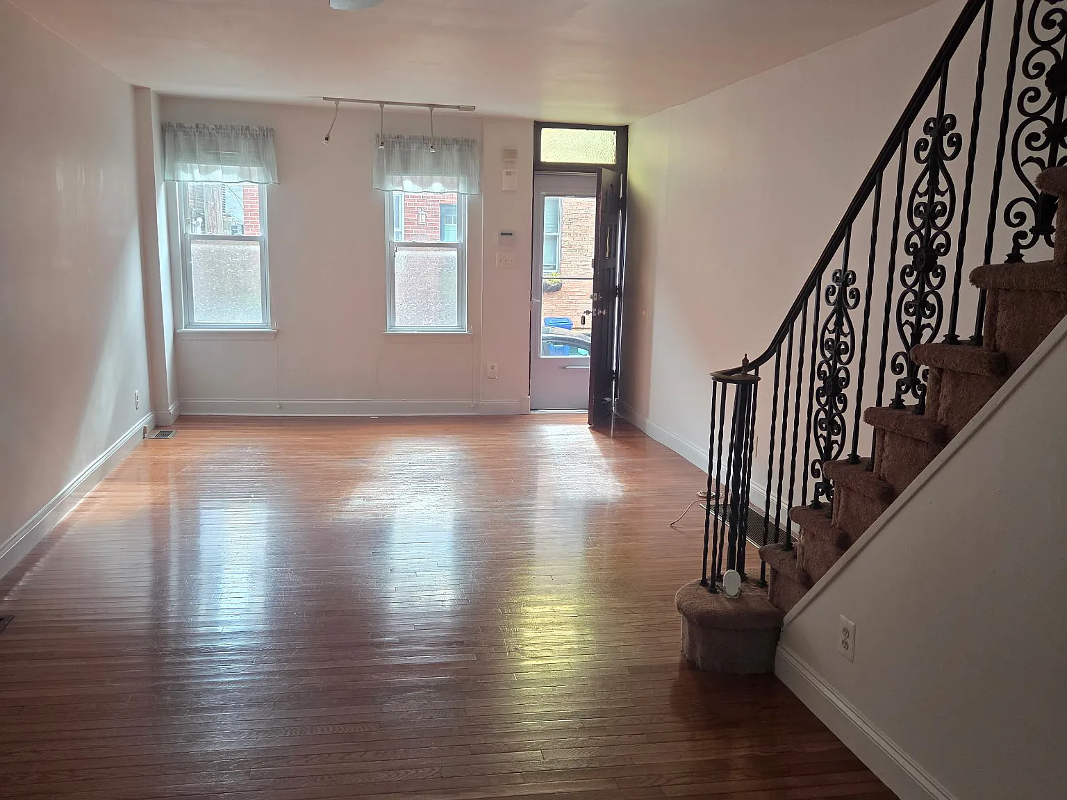 1502 S Clarion Street - 1 — Photo 2