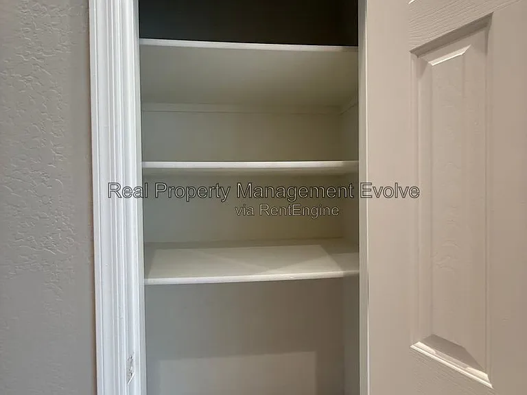2513 W Woburn Ln — Photo 12