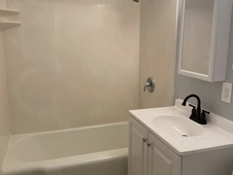 353 Jennings Ave — Photo 6