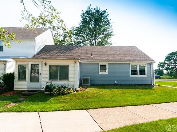 4th image of 119 Rossmoor Dr #119E