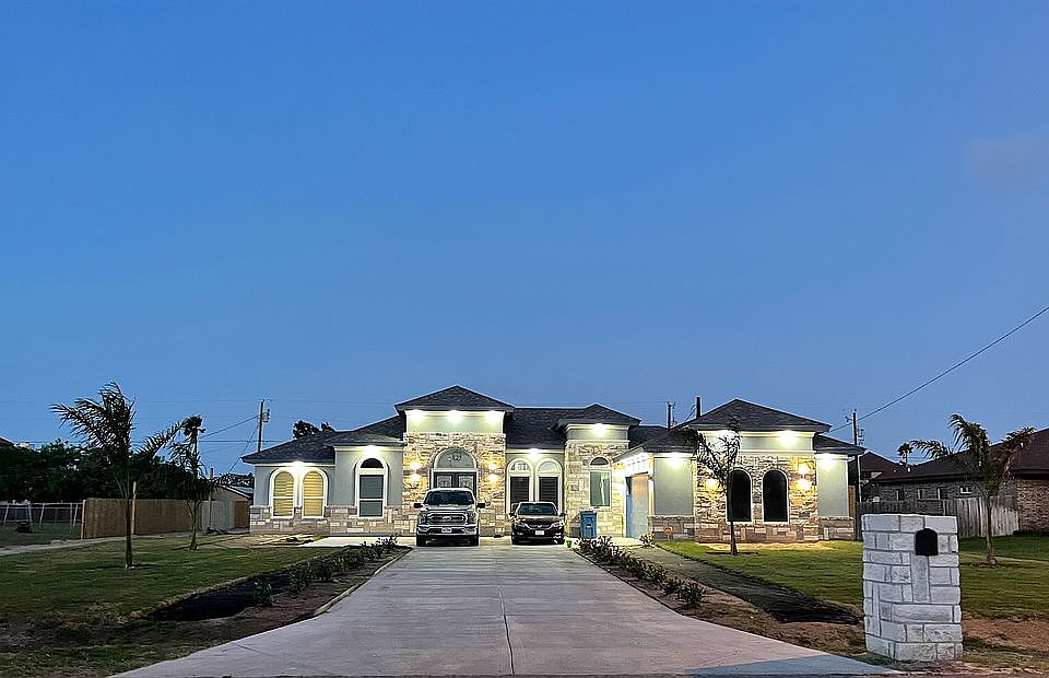1st image of 1102 Palm Blvd
