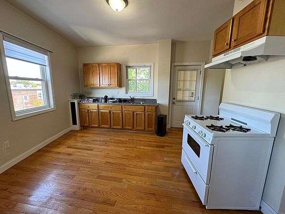 5th image of 311-317 Broadway #8