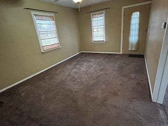 4th image of 329 Louise Ave