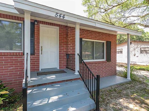 4th image of 544 Chadwick St