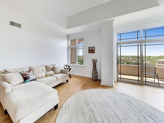 3rd image of 100 Prairie Park Dr APT 701