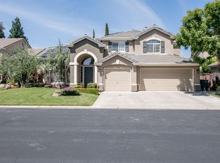 10283 N Sterling Ln, Fresno, CA
