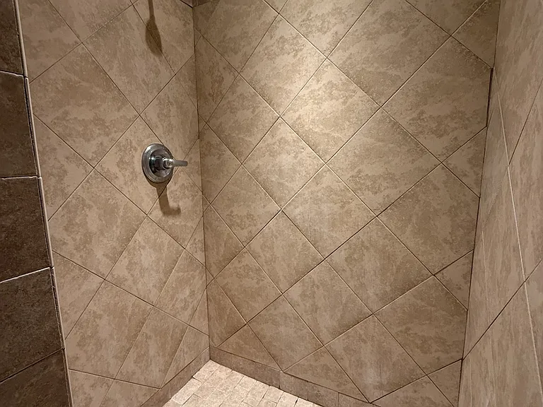 20 E Main St #6 — Photo 7