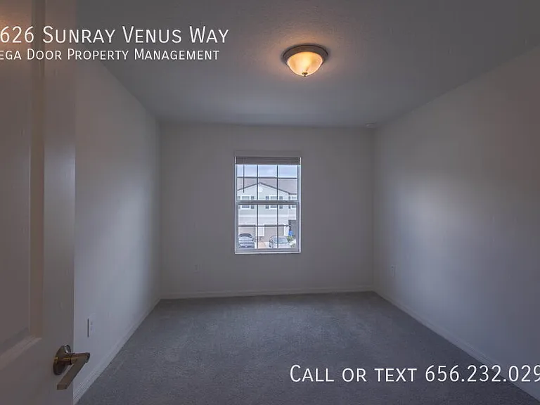 2626 Sunray Venus Way — Photo 26
