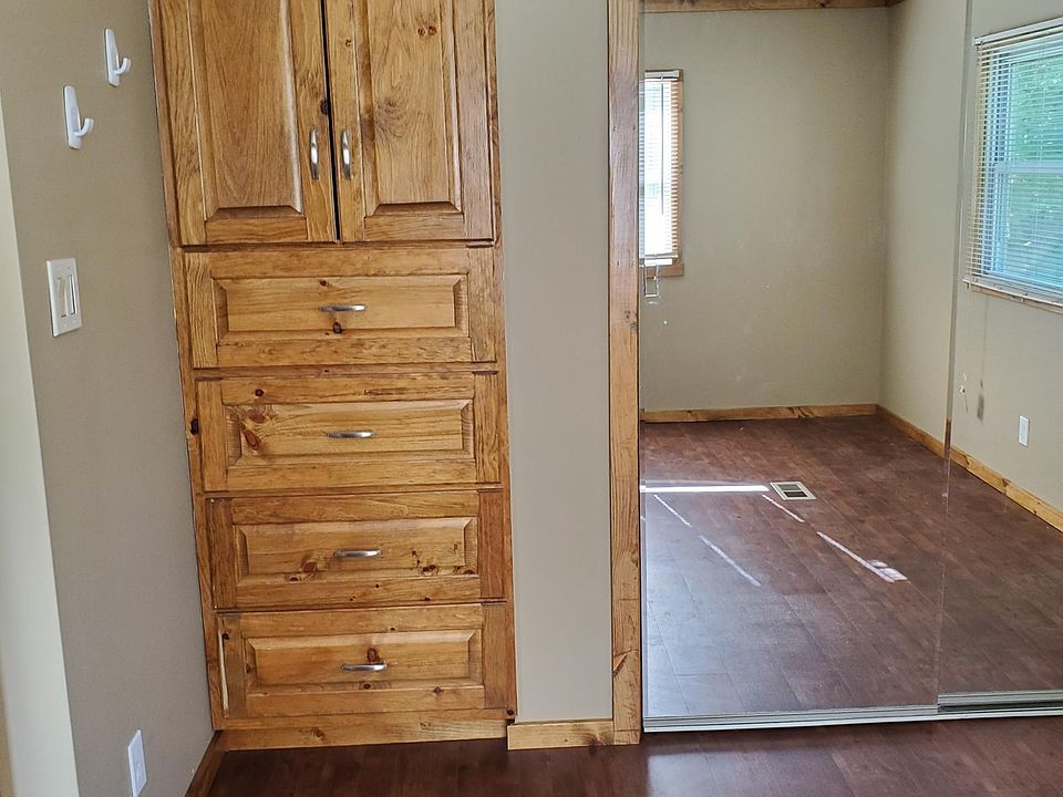 2nd image of 41 Jillson Rd