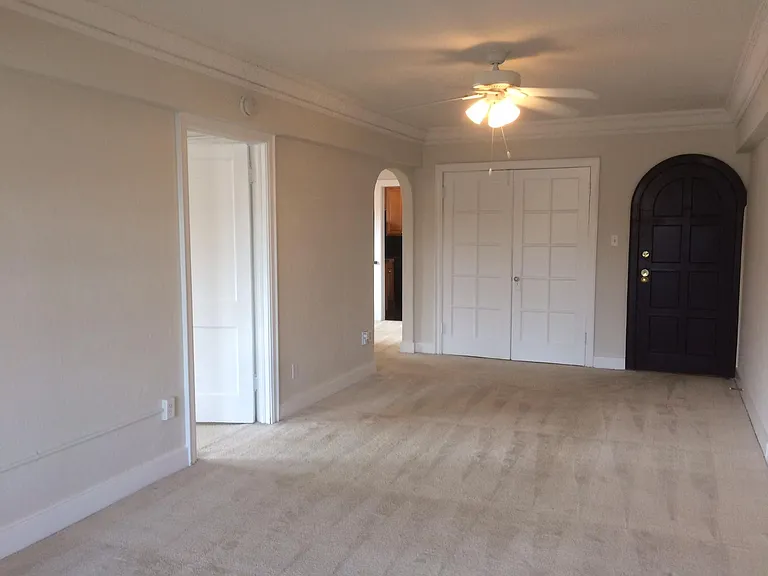 Longfellow Apartments — Photo 31