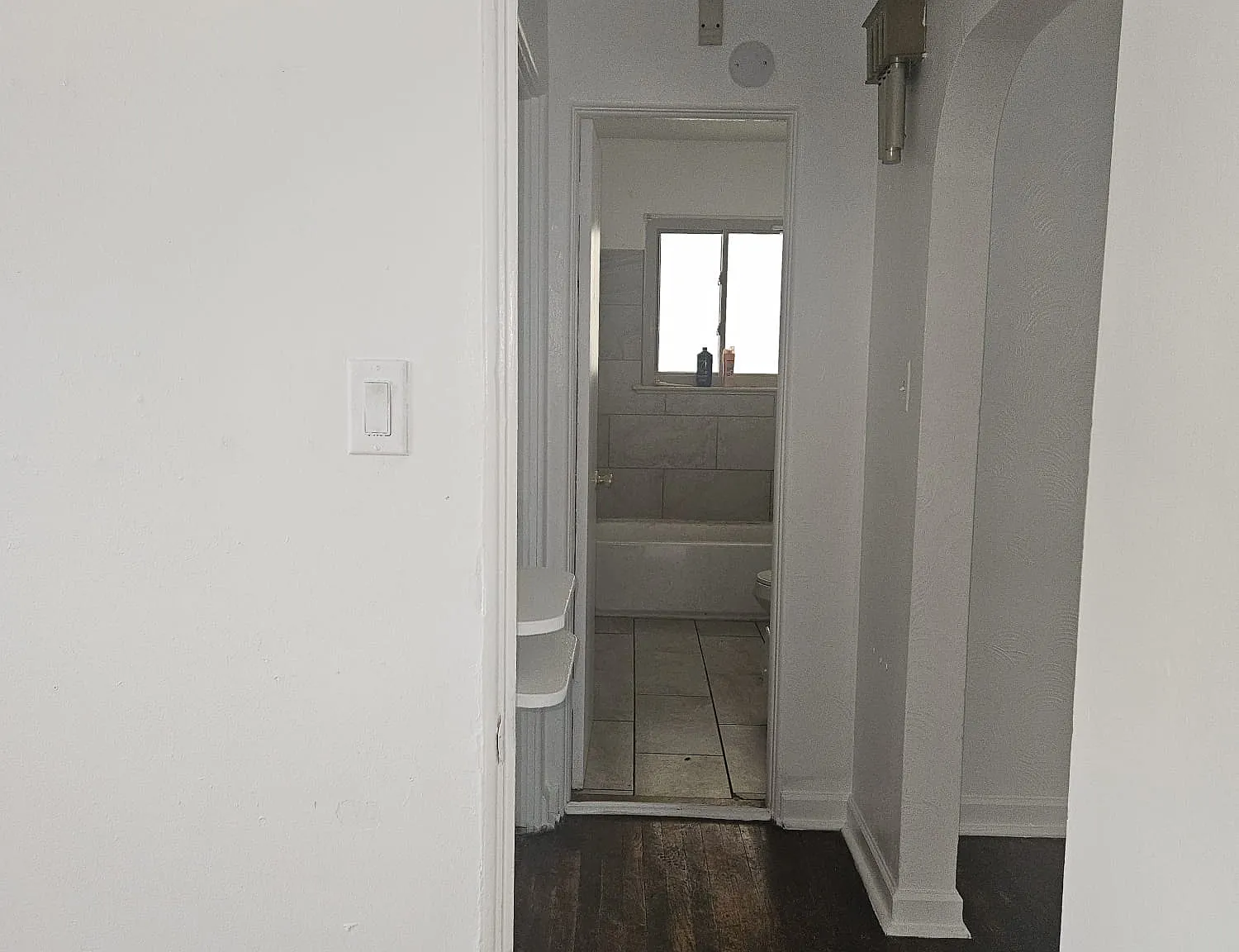 4 bed, 2500 sqft, $3,200 — Photo 3