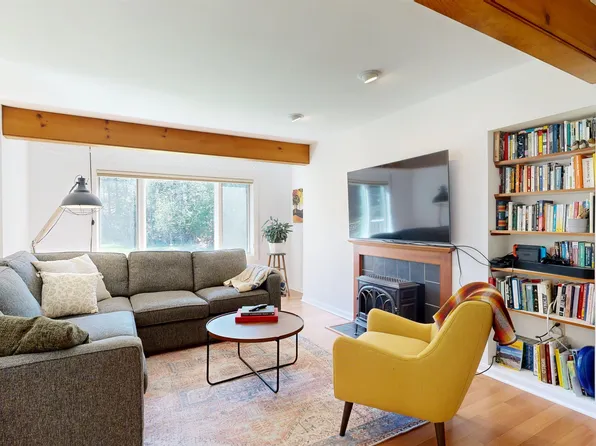 420 Acorn Lane, Shelburne, VT 05482