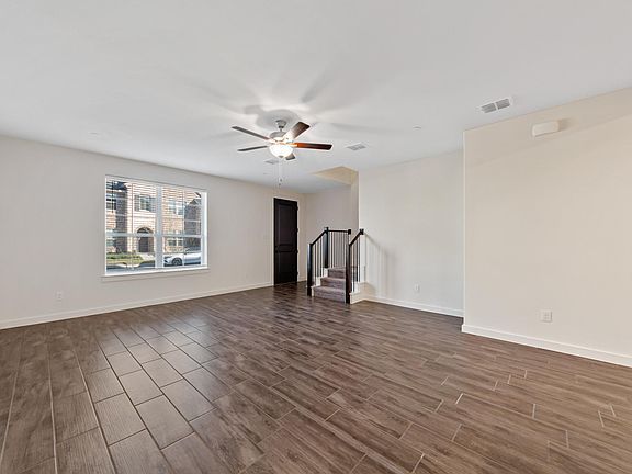 3rd image of 2720 Shelby Dr #2720