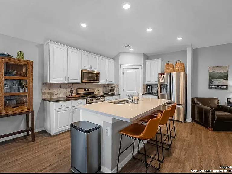 10538 Francisco Way — Photo 3
