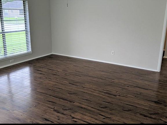 4th image of 339 Floravista Dr