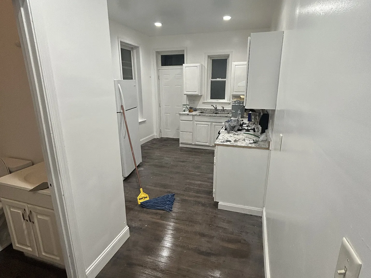 4 bed, 1.5 bath, 2264 sqft, $1,700 — Photo 2