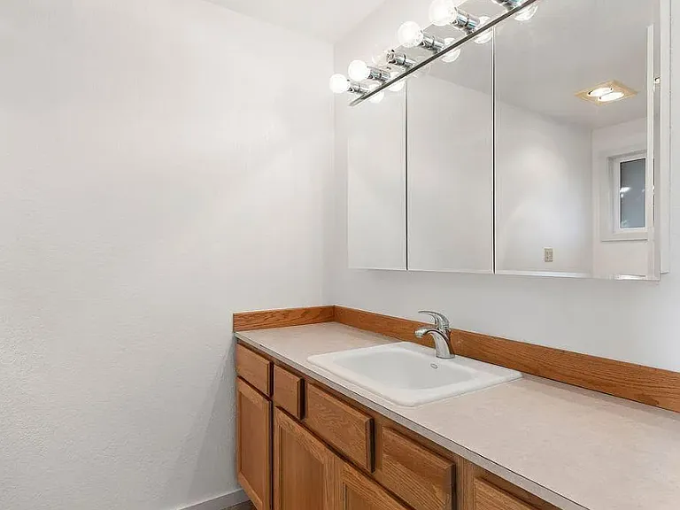207 S 8th Ave #7 — Photo 9