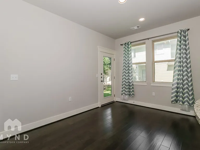 10601 Wills Loop — Photo 7