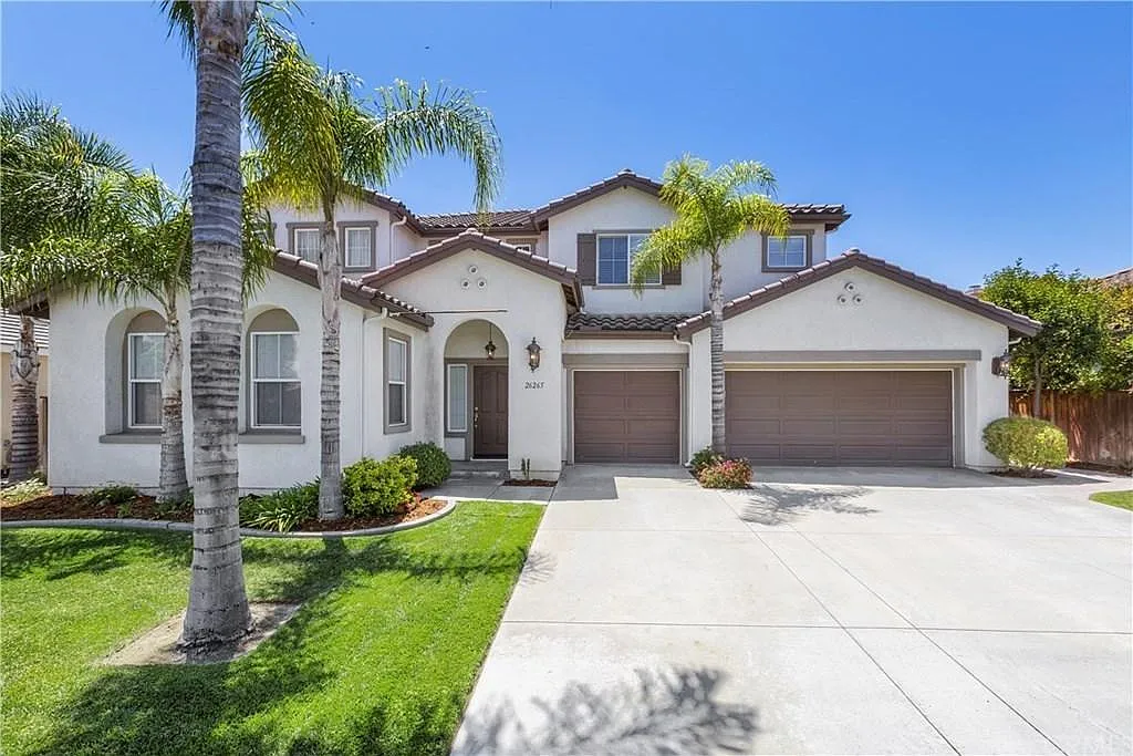 5 bed, 4.5 bath, 3354 sqft, $3,849 — Photo 1
