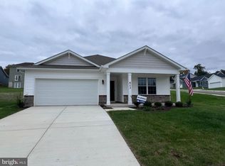 413 Aylesbury Ln, Martinsburg, WV 25403
