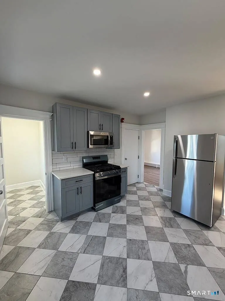 2 bed, 1.0 bath, 1000 sqft, $2,250 — Photo 1