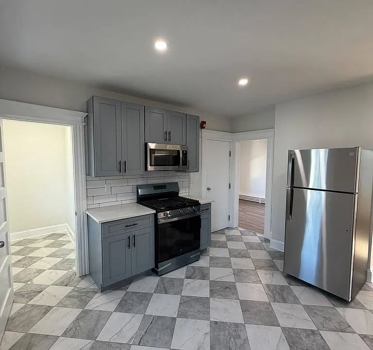 264 Clover St #2