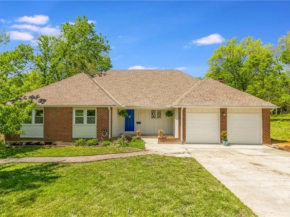 10706 Hillcrest Rd, Kansas City, MO 64134